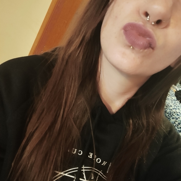 Meet your Posher, Nikole - Picture 4 of 11